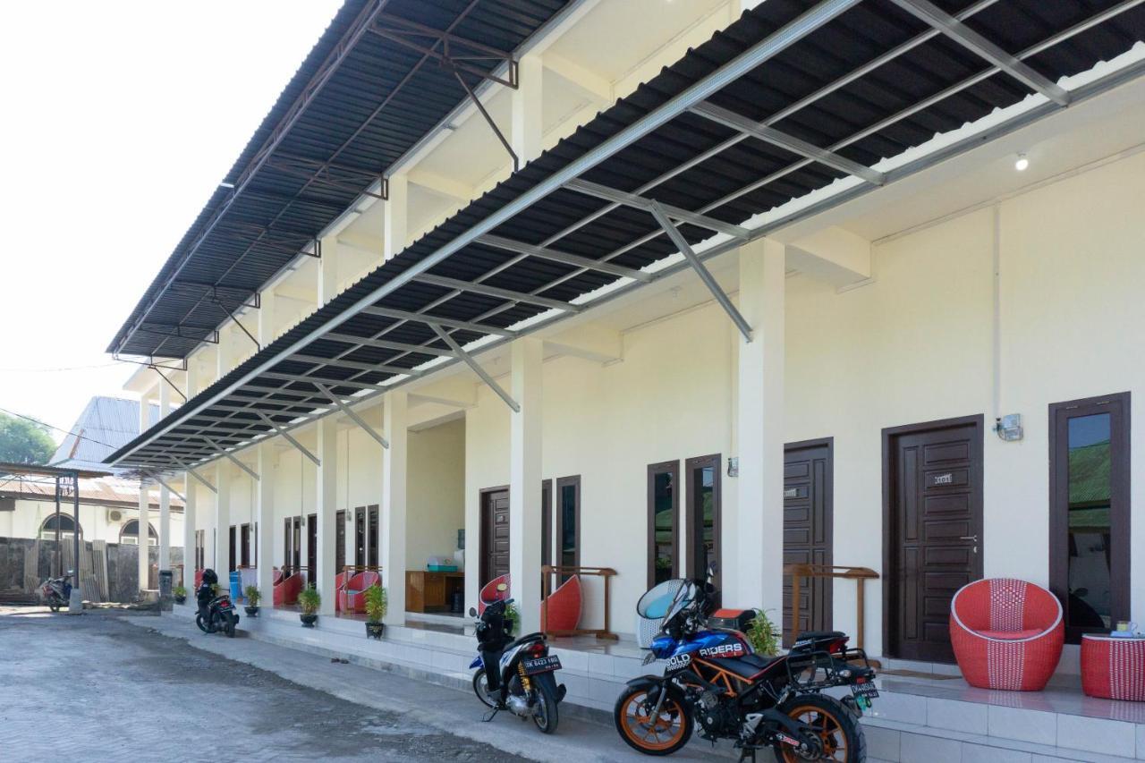 ホテルReddoorz Syariah Near Sultan Muhammad Kaharuddin Airport Sumbawa Besar エクステリア 写真
